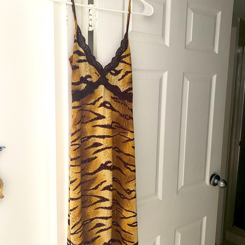 ❤️‍🔥 LOCO Paris printed dress fits perfectly perfect to go out with ❤️‍🔥
